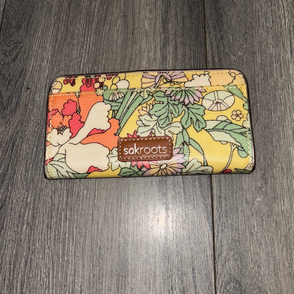 Sakroots Large Zip Around Wallet in the Sunlight Flower Power